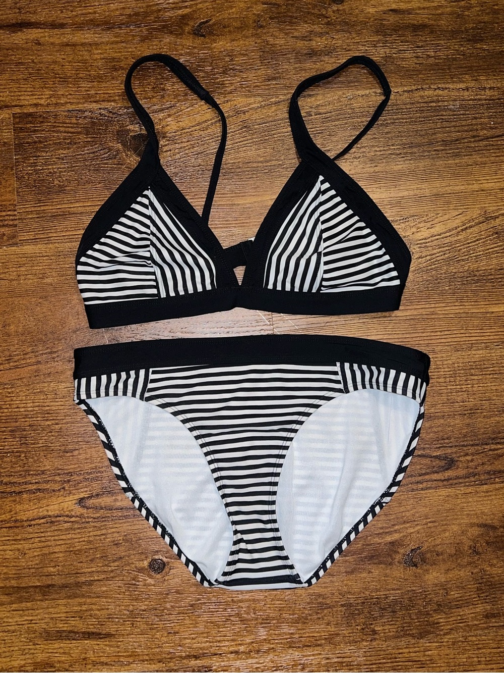 Athleta Montauk Black White Striped Bikini Set Two Piece Swimsuit Size M